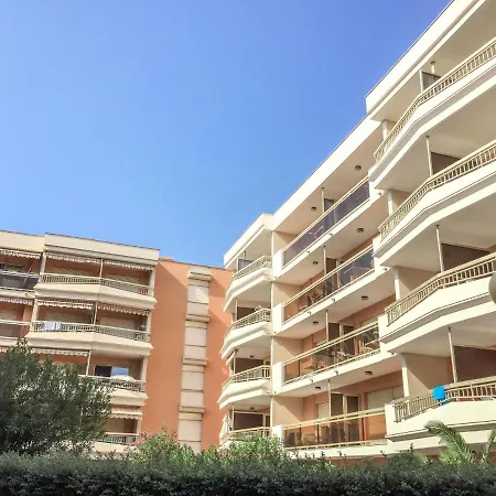 Апартаменти Les Platanes-3 By Interhome