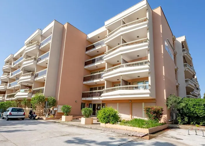 Les Platanes-3 By Interhome *